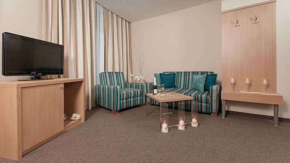 Azalia Hotel Balneo & SPA — Hotel rooms in Varna, Varna Region