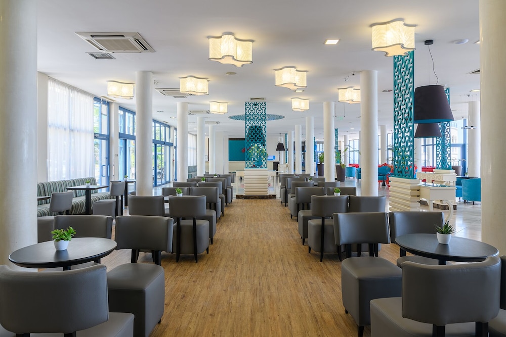 Azalia Hotel Balneo & SPA — Restaurant & bars in Varna, Varna Region