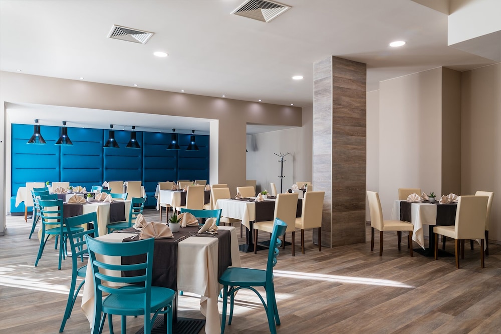Azalia Hotel Balneo & SPA — Restaurant & bars in Varna, Varna Region