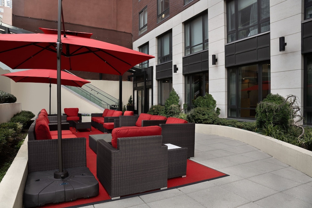 Fairfield Inn & Suites New York Manhattan / Central Park — Hotel building in New York City, New York State
