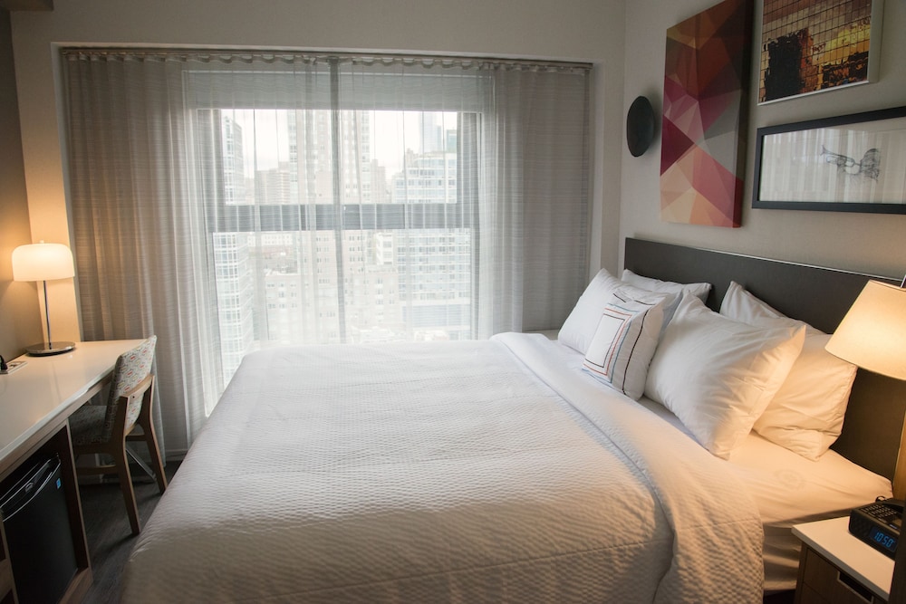 Fairfield Inn & Suites New York Manhattan / Central Park — Hotel rooms in New York City, New York State