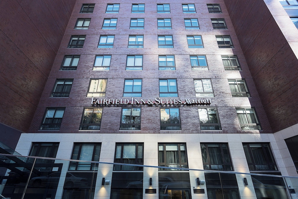 Fairfield Inn & Suites New York Manhattan / Central Park — Hotel building in New York City, New York State