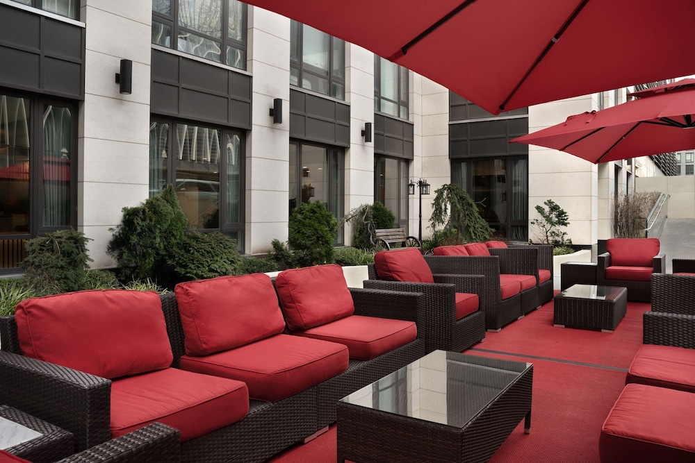 Fairfield Inn & Suites New York Manhattan / Central Park — Restaurant & bars in New York City, New York State