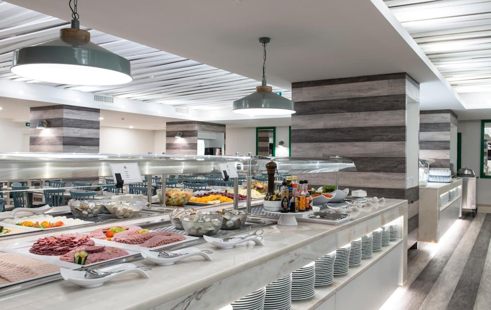 Hotel Alto Lido — Restaurant & bars in Funchal, Madeira