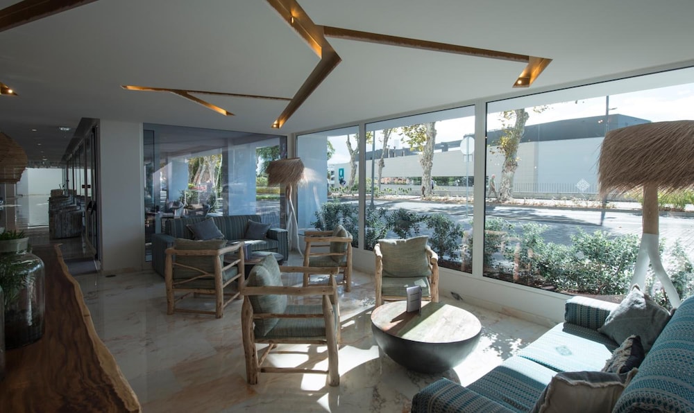 Hotel Alto Lido — Hotel rooms in Funchal, Madeira