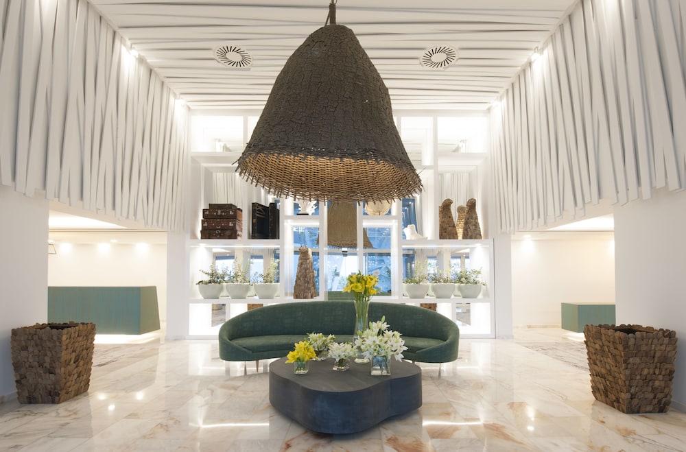 Hotel Alto Lido — Hotel building in Funchal, Madeira