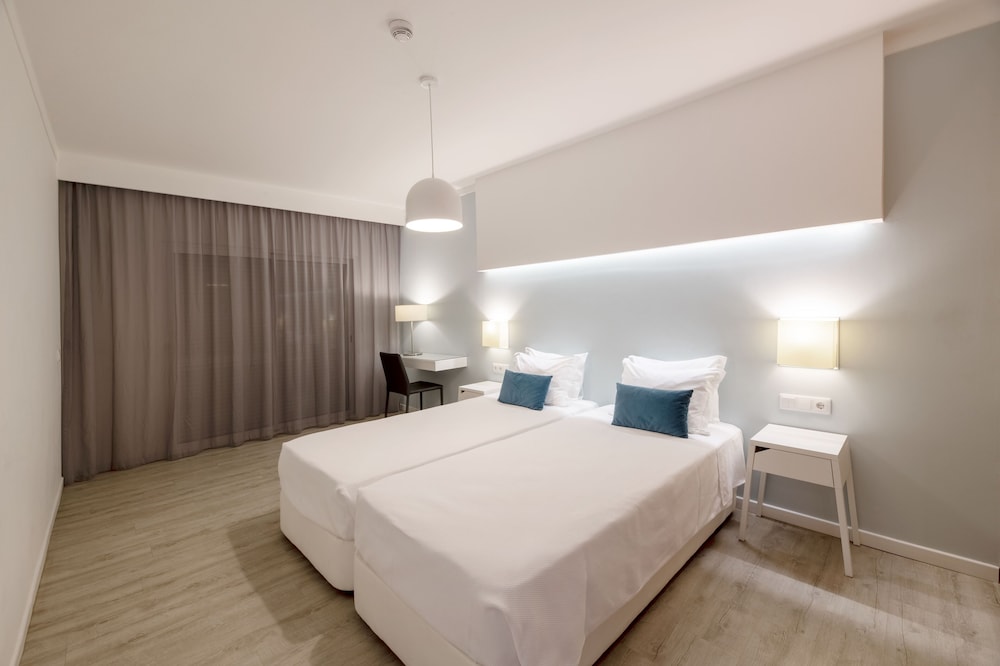 Alvormar Apartamentos Turísticos — Hotel rooms in Alvor, Faro