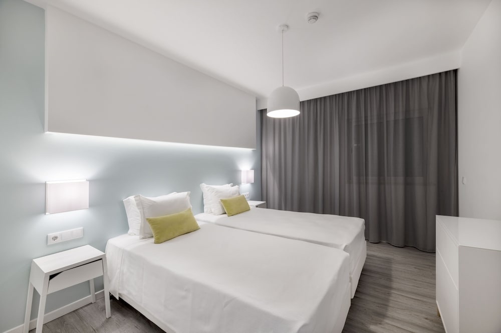 Alvormar Apartamentos Turísticos — Hotel rooms in Alvor, Faro