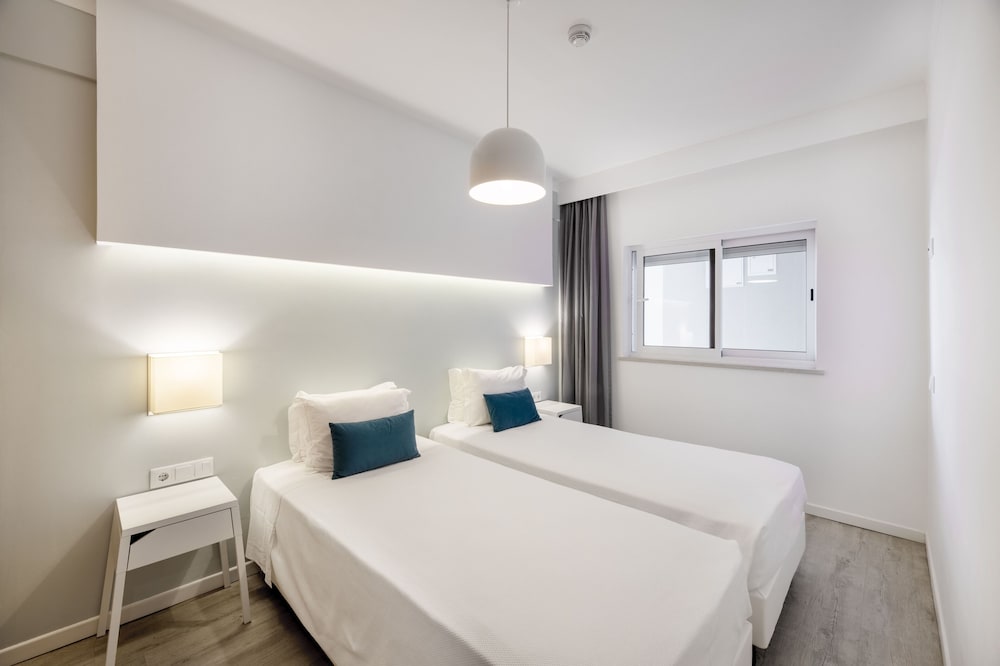 Alvormar Apartamentos Turísticos — Hotel rooms in Alvor, Faro