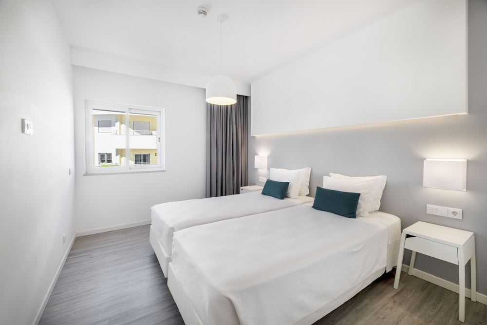 Alvormar Apartamentos Turísticos — Hotel rooms in Alvor, Faro