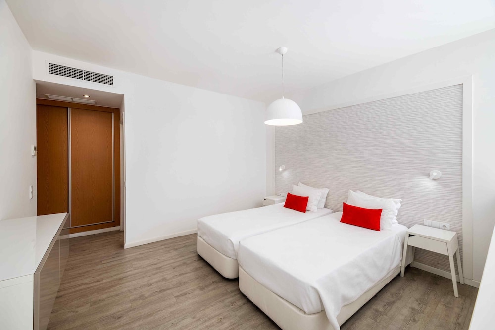 Alvormar Apartamentos Turísticos — Hotel rooms in Alvor, Faro