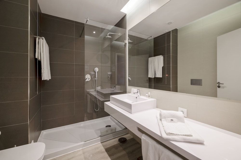 Alvormar Apartamentos Turísticos — Hotel rooms in Alvor, Faro