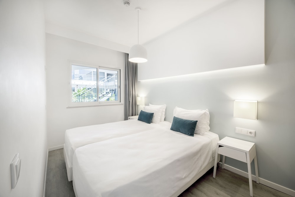 Alvormar Apartamentos Turísticos — Hotel rooms in Alvor, Faro