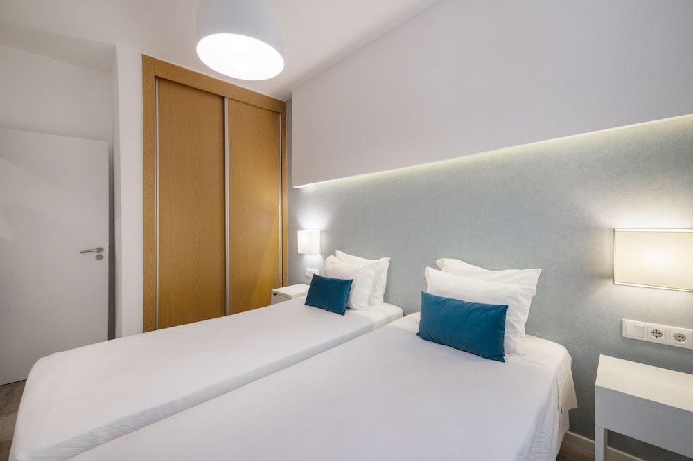 Alvormar Apartamentos Turísticos — Hotel rooms in Alvor, Faro