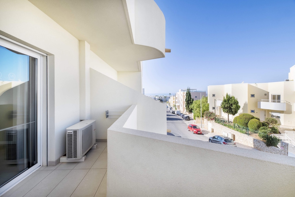 Alvormar Apartamentos Turísticos — Attractions in the area in Alvor, Faro