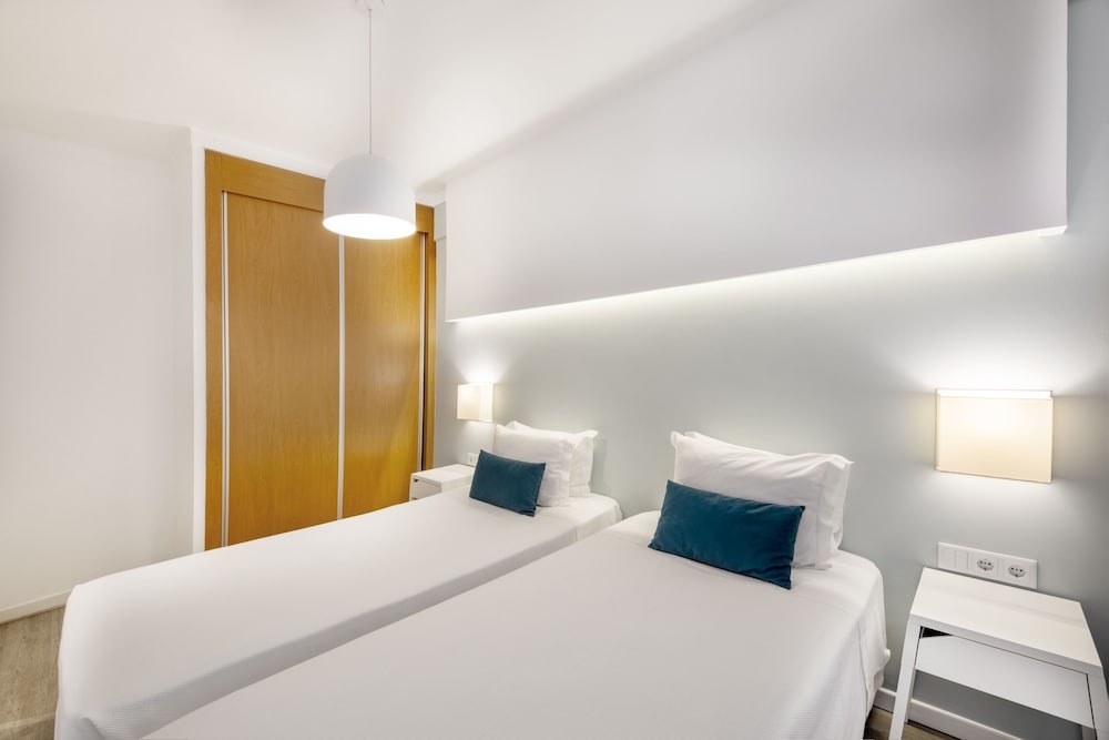 Alvormar Apartamentos Turísticos — Hotel rooms in Alvor, Faro