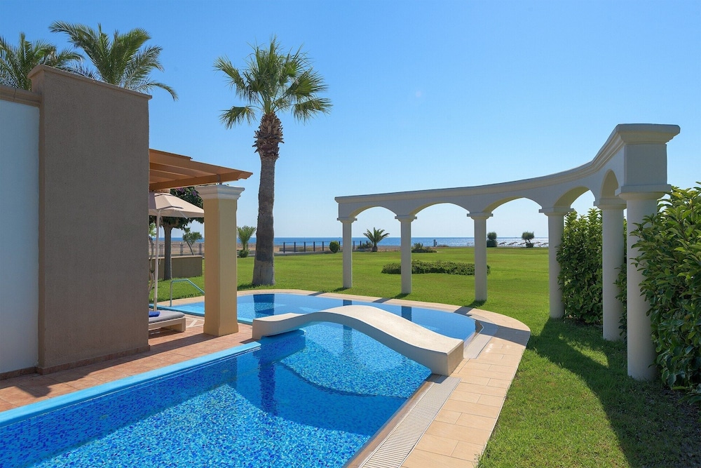 Atrium Palace Thalasso Spa Resort & Villas — Swimming pool in Kalathos, South Aegean