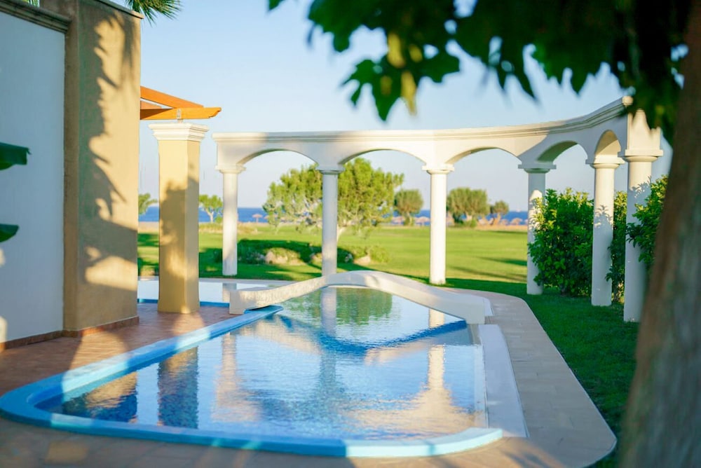 Atrium Palace Thalasso Spa Resort & Villas — Swimming pool in Kalathos, South Aegean