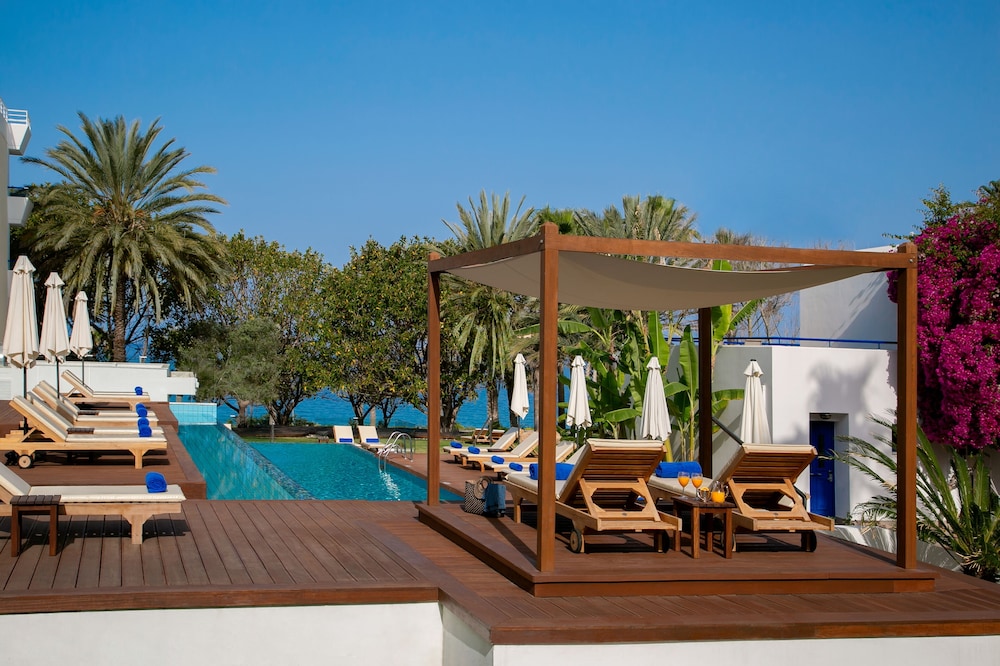 Azia Resort and Spa — Swimming pool in Chlorakas, Paphos Region