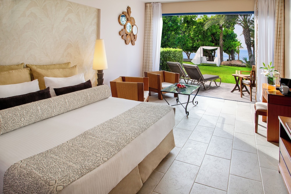 Azia Resort and Spa — Hotel rooms in Chlorakas, Paphos Region