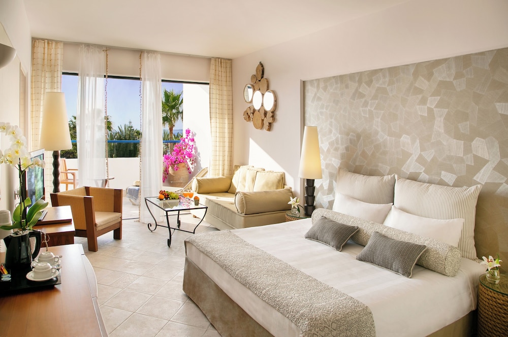 Azia Resort and Spa — Hotel rooms in Chlorakas, Paphos Region