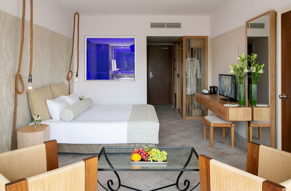 Azia Resort and Spa — Hotel rooms in Chlorakas, Paphos Region