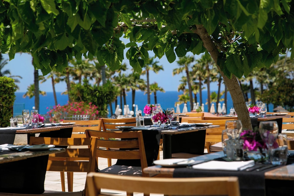 Azia Resort and Spa — Restaurant & bars in Chlorakas, Paphos Region