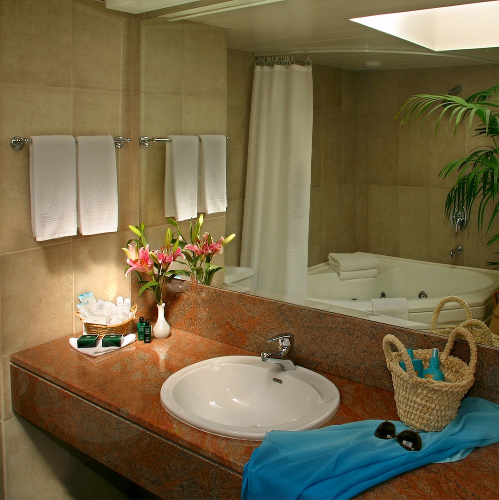 Azia Resort and Spa — Hotel rooms in Chlorakas, Paphos Region
