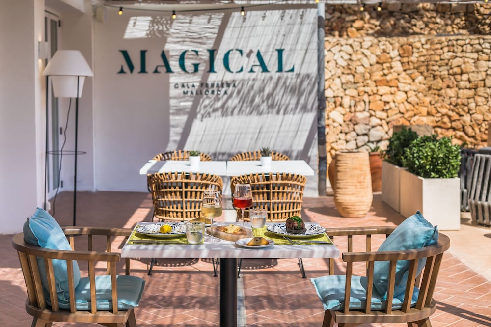 Barceló Ponent Beach — Restaurant & bars in Cala d´Or, Balearic Islands