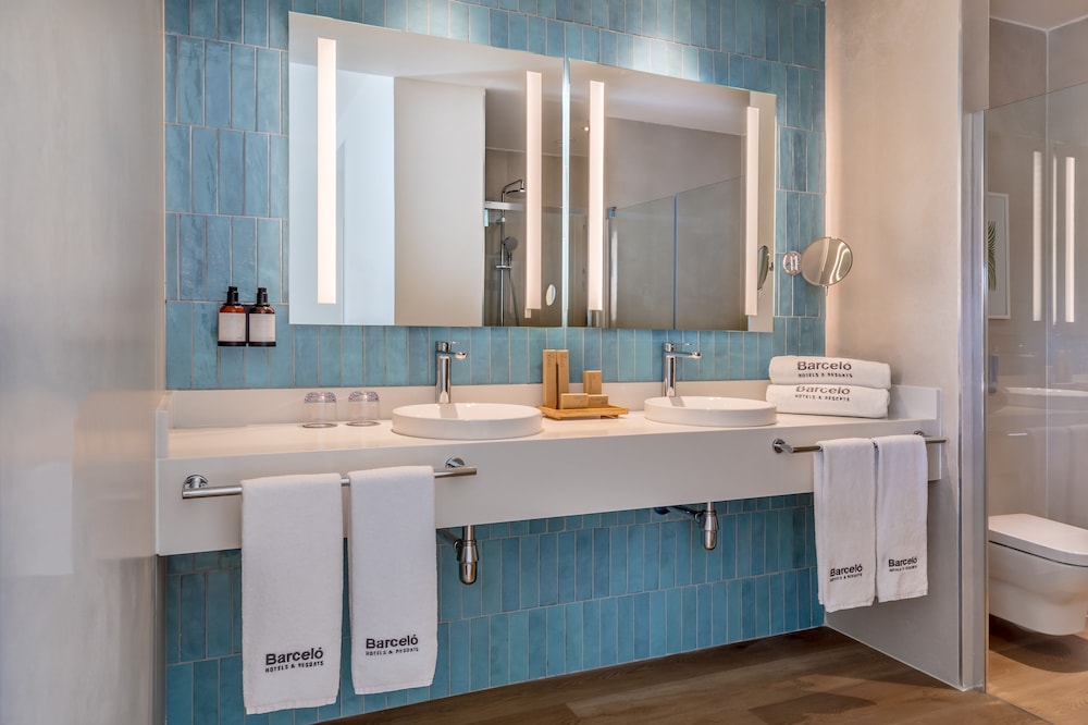 Barceló Ponent Beach — Hotel rooms in Cala d´Or, Balearic Islands