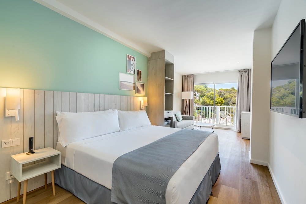 Barceló Ponent Beach — Hotel rooms in Cala d´Or, Balearic Islands