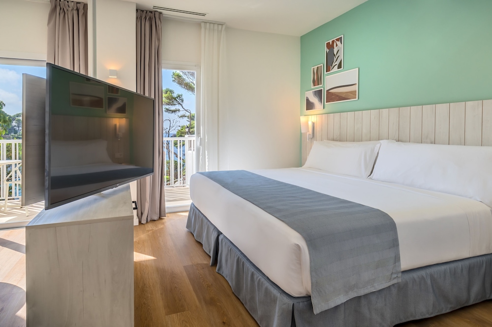 Barceló Ponent Beach — Hotel rooms in Cala d´Or, Balearic Islands