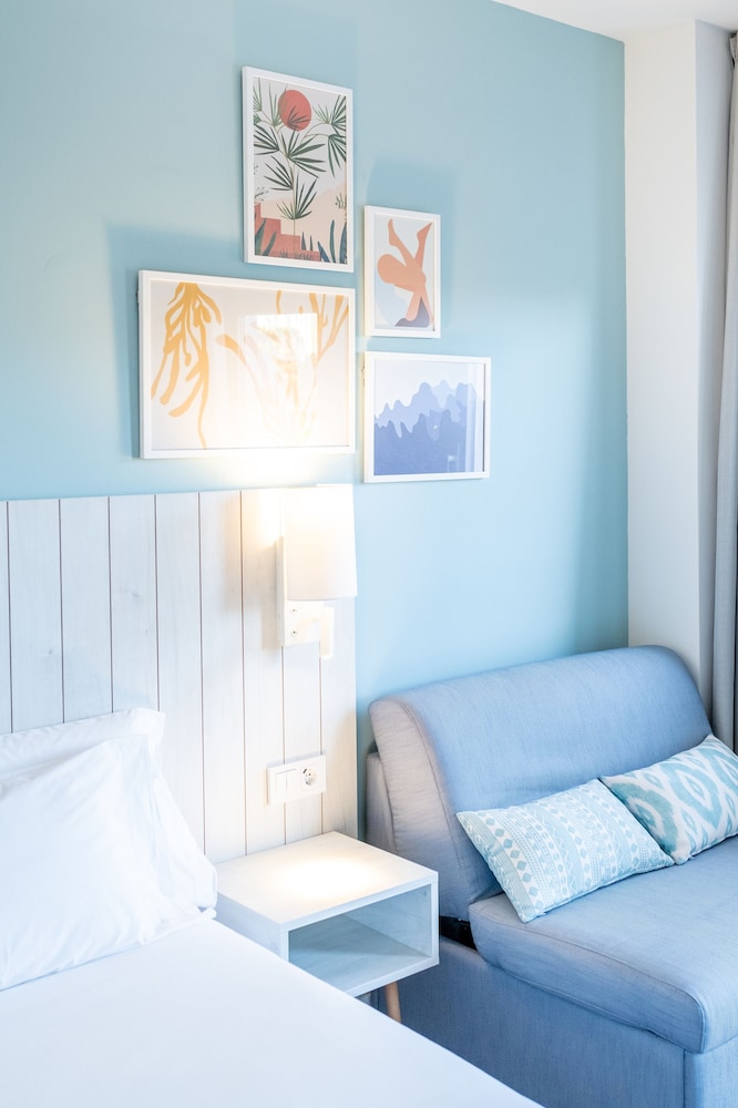 Barceló Ponent Beach — Hotel rooms in Cala d´Or, Balearic Islands