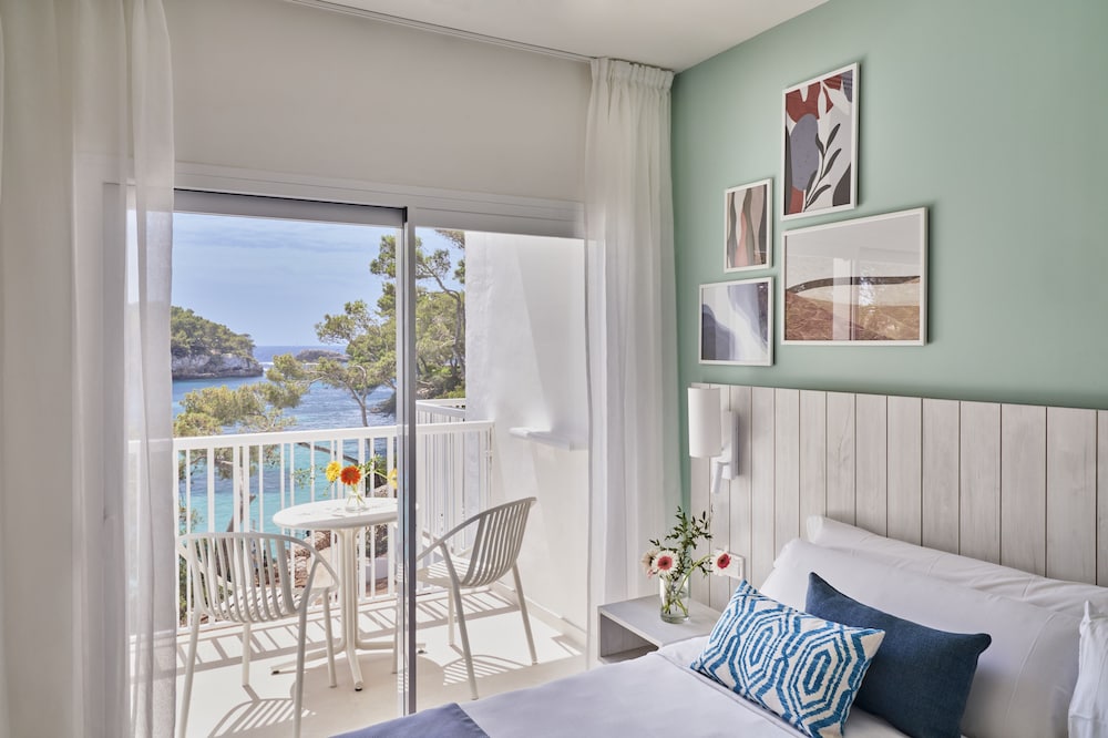 Barceló Ponent Beach — Hotel rooms in Cala d´Or, Balearic Islands