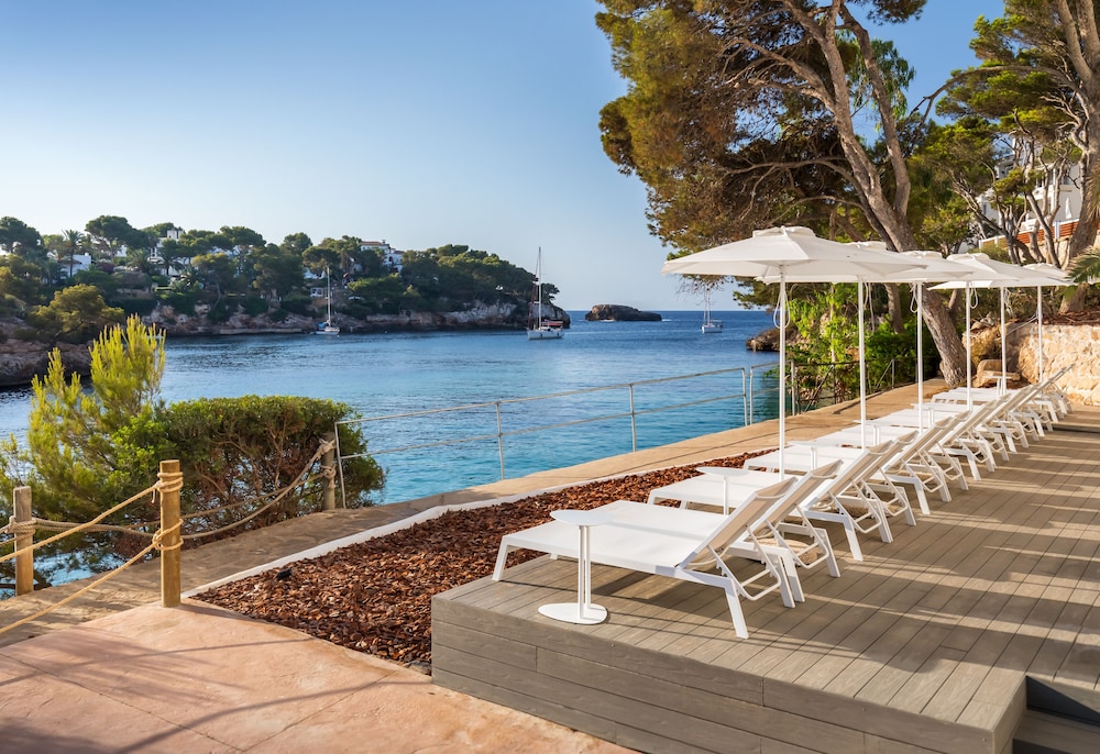 Barceló Ponent Beach — Beach in Cala d´Or, Balearic Islands