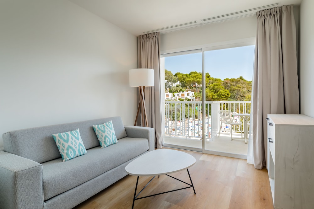 Barceló Ponent Beach — Hotel rooms in Cala d´Or, Balearic Islands