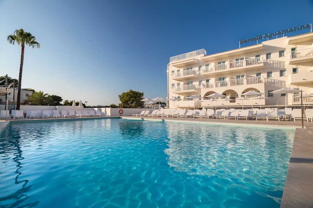 Barceló Ponent Beach — Swimming pool in Cala d´Or, Balearic Islands