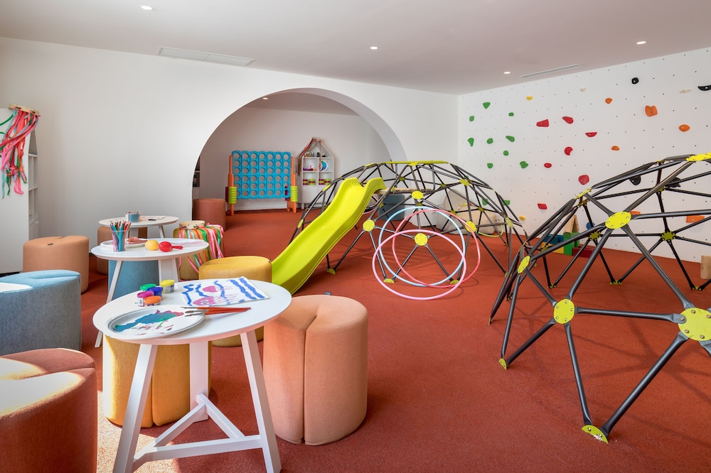 Barceló Ponent Beach — Attractions for children in Cala d´Or, Balearic Islands