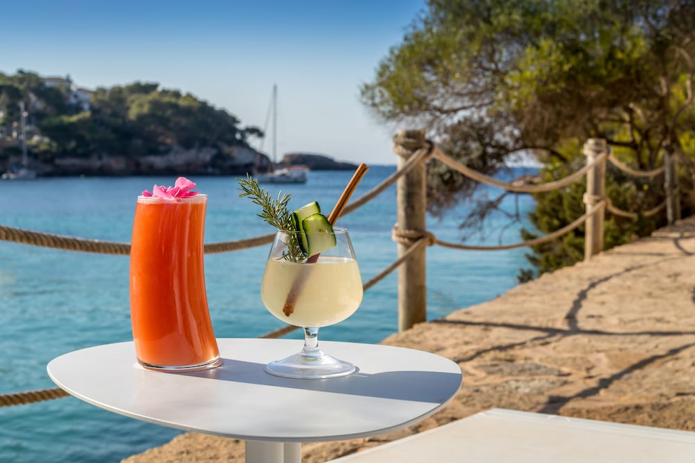 Barceló Ponent Beach — Restaurant & bars in Cala d´Or, Balearic Islands