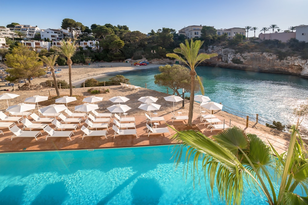 Barceló Ponent Beach — Main photo in Cala d´Or, Balearic Islands