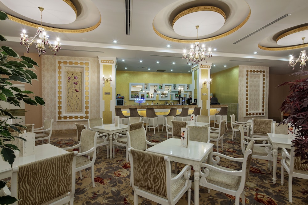 Crystal Tat Beach Pearl Collection - All inclusive — Restaurant in Belek