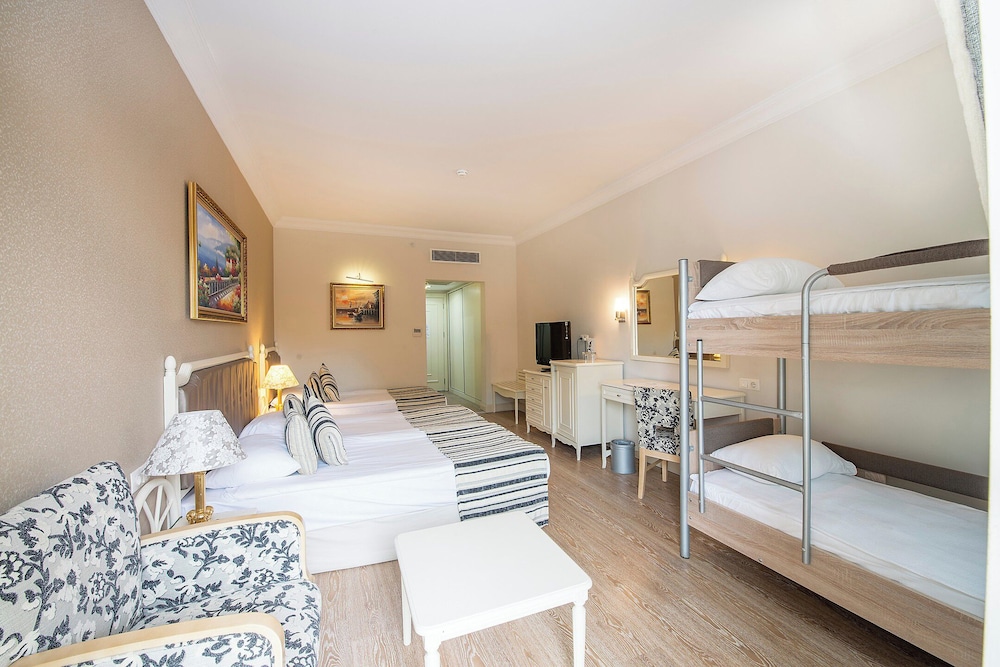 Crystal Tat Beach Pearl Collection - All inclusive — Rooms in Belek