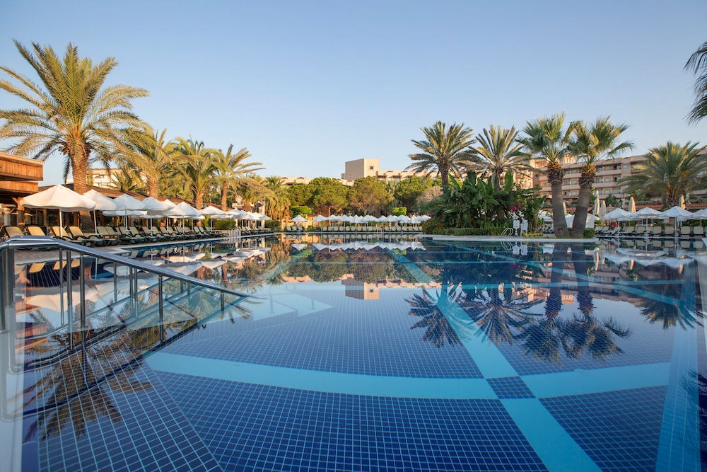 Crystal Tat Beach Pearl Collection - All inclusive — Pool in Belek