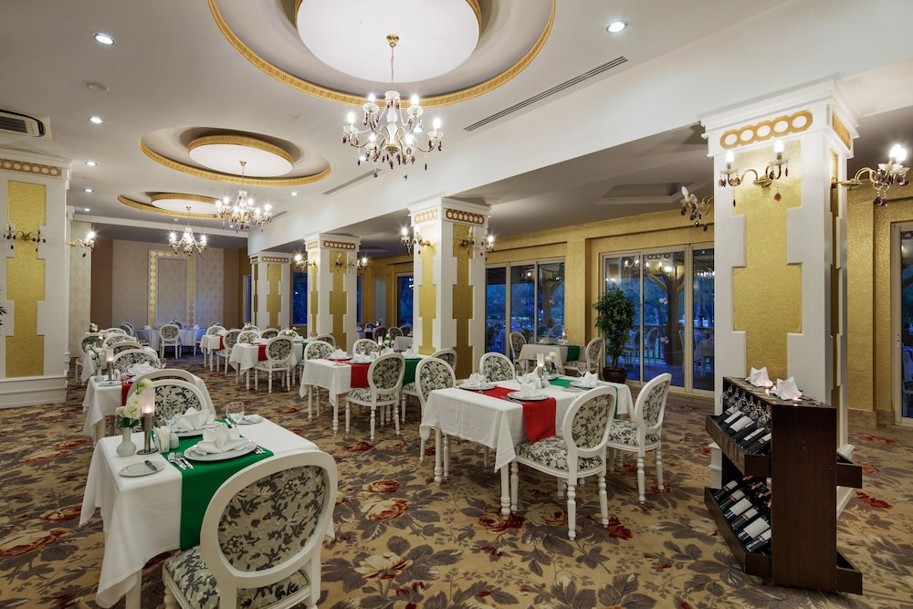 Crystal Tat Beach Pearl Collection - All inclusive — Restaurant in Belek