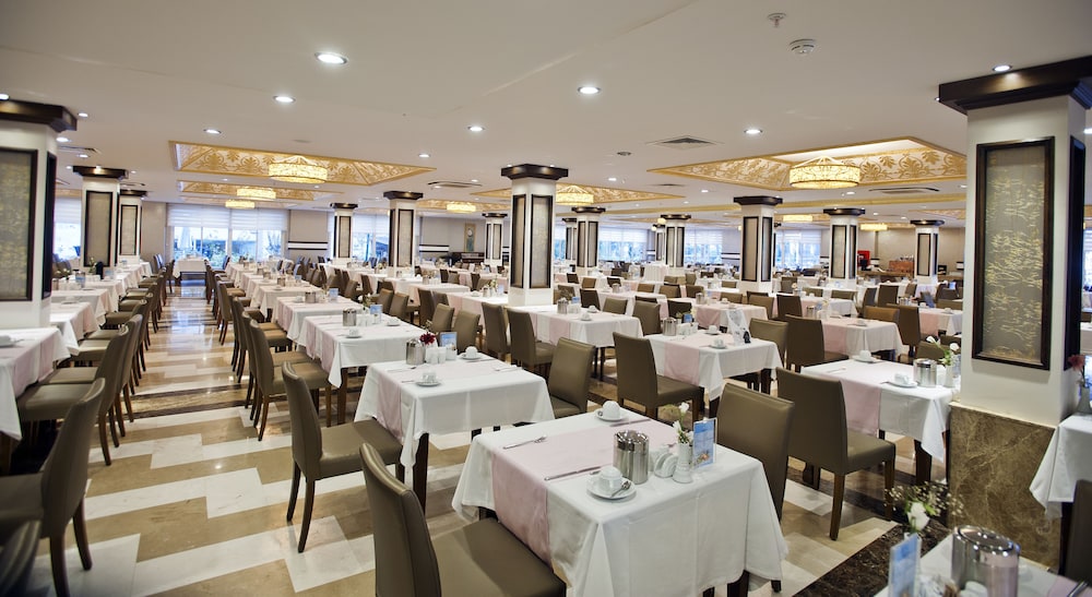 Crystal Tat Beach Pearl Collection - All inclusive — Restaurant in Belek