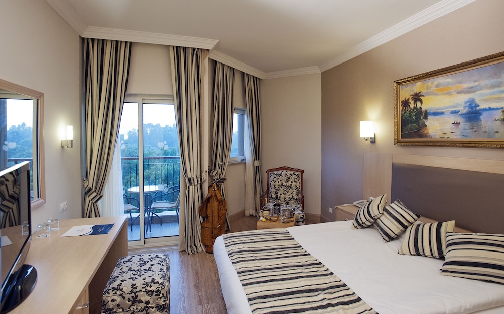 Crystal Tat Beach Pearl Collection - All inclusive — Rooms in Belek