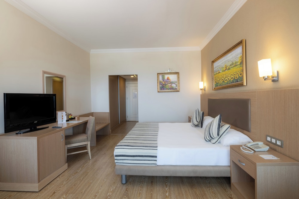 Crystal Tat Beach Pearl Collection - All inclusive — Rooms in Belek