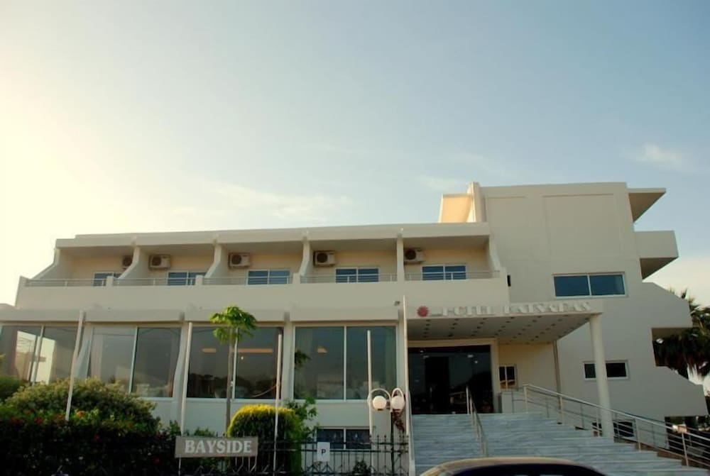 Bayside Hotel Katsaras — Hotel building in Kremasti, South Aegean