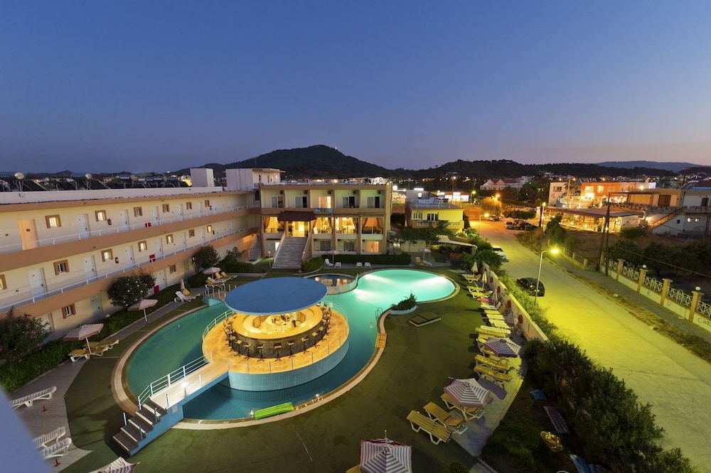 Bayside Hotel Katsaras — Swimming pool in Kremasti, South Aegean