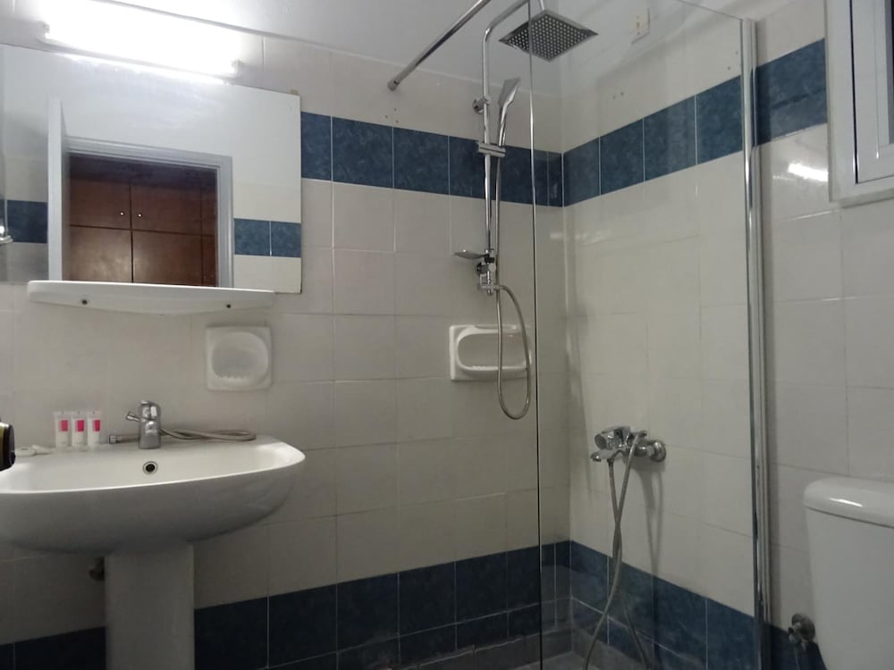 Bayside Hotel Katsaras — Hotel rooms in Kremasti, South Aegean